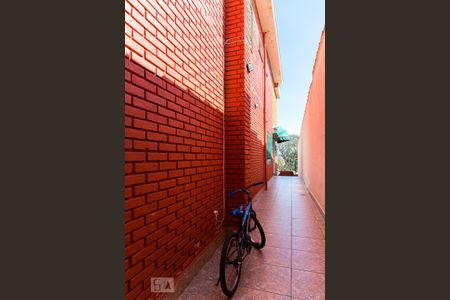 Casa à venda com 300m², 4 quartos e 2 vagasCorredor Externo