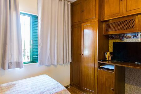 Casa à venda com 300m², 4 quartos e 2 vagasQuarto