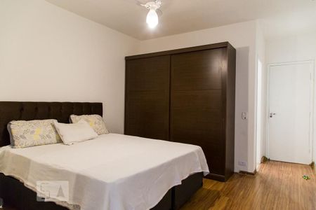 Casa à venda com 300m², 4 quartos e 2 vagasSuíte