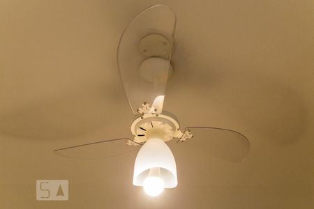 Casa à venda com 300m², 4 quartos e 2 vagasSuíte - Ventilador