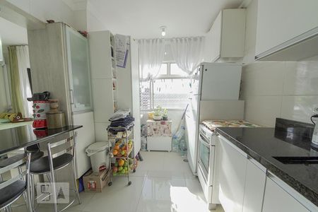 Apartamento à venda com 47m², 1 quarto e sem vagaCozinha e Área de Serviço