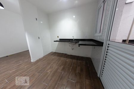 Sala/Cozinha de apartamento para alugar com 1 quarto, 45m² em Vila Paiva, São Paulo