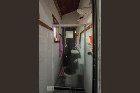 Casa de condomínio à venda com 250m², 4 quartos e 3 vagas Casa de condomínio à venda com 250m², 4 quartos e 3 vagasBanheiro Suite 1