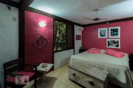 Casa de condomínio à venda com 250m², 4 quartos e 3 vagas Casa de condomínio à venda com 250m², 4 quartos e 3 vagasSuite 2