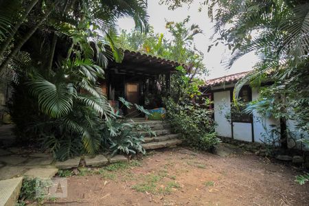 Casa de condomínio à venda com 250m², 4 quartos e 3 vagas Casa de condomínio à venda com 250m², 4 quartos e 3 vagasVaranda da Sala 2