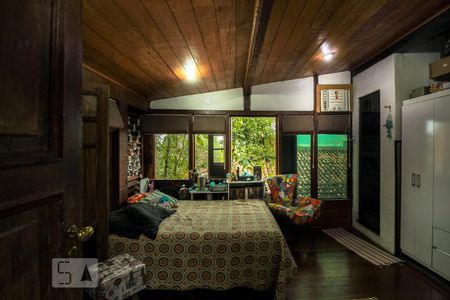 Casa de condomínio à venda com 250m², 4 quartos e 3 vagas Casa de condomínio à venda com 250m², 4 quartos e 3 vagasSuite 1