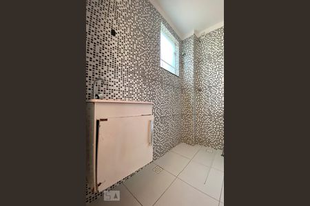 Banheiro de apartamento para alugar com 1 quarto, 49m² em Jardim Simus, Sorocaba