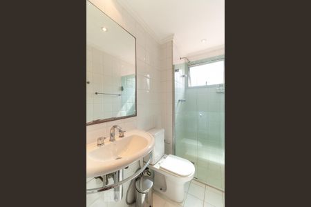 Apartamento para alugar com 62m², 2 quartos e 2 vagas Apartamento para alugar com 62m², 2 quartos e 2 vagasBanheiro social