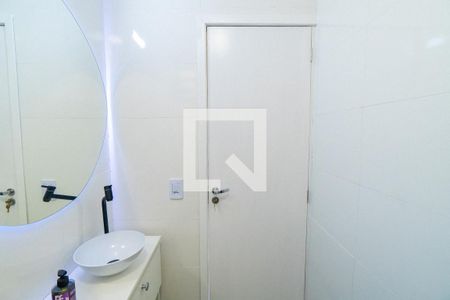Banheiro de kitnet/studio para alugar com 1 quarto, 22m² em Parque Jabaquara, São Paulo