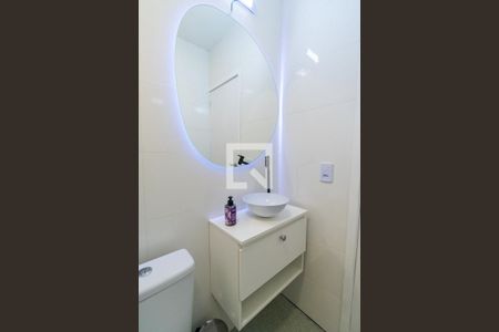 Banheiro de kitnet/studio para alugar com 1 quarto, 22m² em Parque Jabaquara, São Paulo