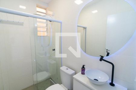 Banheiro de kitnet/studio para alugar com 1 quarto, 22m² em Parque Jabaquara, São Paulo