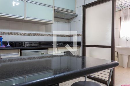 Apartamento à venda com 115m², 4 quartos e 2 vagasCozinha