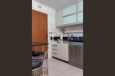 Apartamento à venda com 115m², 4 quartos e 2 vagasCozinha