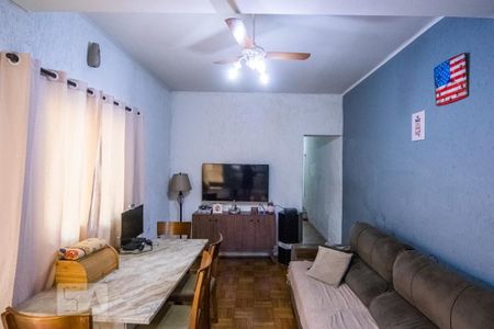 Casa à venda com 340m², 4 quartos e 4 vagas Casa à venda com 340m², 4 quartos e 4 vagasSala