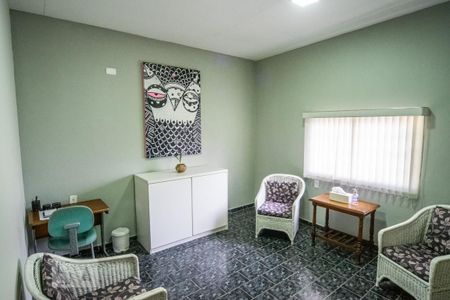 Casa à venda com 340m², 4 quartos e 4 vagas Casa à venda com 340m², 4 quartos e 4 vagasSalão'