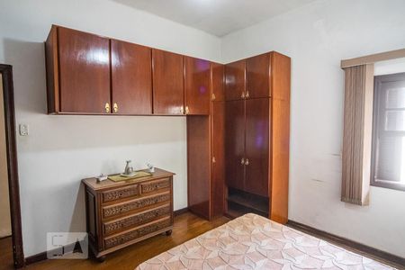 Casa à venda com 340m², 4 quartos e 4 vagas Casa à venda com 340m², 4 quartos e 4 vagasQuarto 2