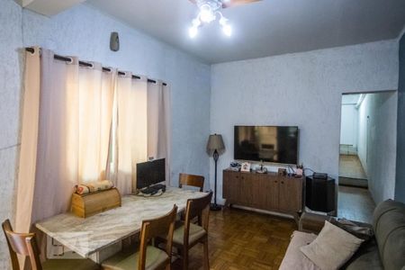 Casa à venda com 340m², 4 quartos e 4 vagas Casa à venda com 340m², 4 quartos e 4 vagasSala