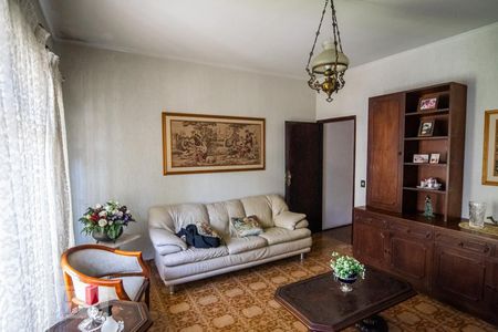 Casa à venda com 340m², 4 quartos e 4 vagas Casa à venda com 340m², 4 quartos e 4 vagasSala