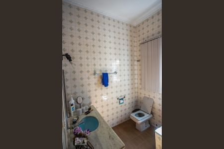 Casa à venda com 340m², 4 quartos e 4 vagas Casa à venda com 340m², 4 quartos e 4 vagasBanheiro