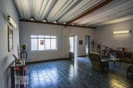 Casa à venda com 340m², 4 quartos e 4 vagas Casa à venda com 340m², 4 quartos e 4 vagasSalão