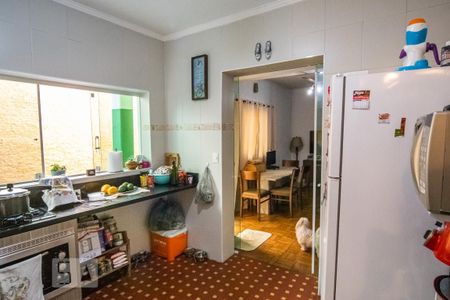 Casa à venda com 340m², 4 quartos e 4 vagas Casa à venda com 340m², 4 quartos e 4 vagasCozinha