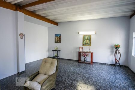 Casa à venda com 340m², 4 quartos e 4 vagas Casa à venda com 340m², 4 quartos e 4 vagasSalão