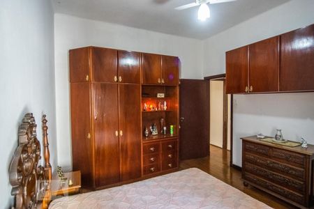 Casa à venda com 340m², 4 quartos e 4 vagas Casa à venda com 340m², 4 quartos e 4 vagasQuarto 2