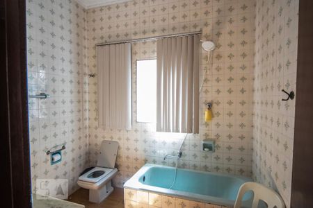 Casa à venda com 340m², 4 quartos e 4 vagas Casa à venda com 340m², 4 quartos e 4 vagasBanheiro