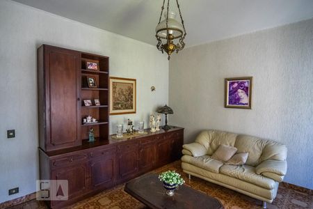 Casa à venda com 340m², 4 quartos e 4 vagas Casa à venda com 340m², 4 quartos e 4 vagasSala