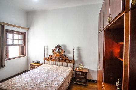 Casa à venda com 340m², 4 quartos e 4 vagas Casa à venda com 340m², 4 quartos e 4 vagasQuarto 2