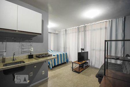 Sala de kitnet/studio para alugar com 1 quarto, 35m² em Real Parque, São Paulo