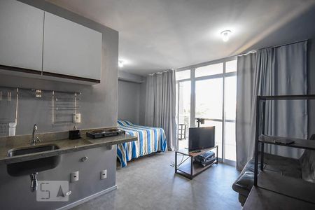 Sala de kitnet/studio para alugar com 1 quarto, 35m² em Real Parque, São Paulo