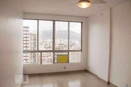sala de apartamento para alugar com 2 quartos, 71m² em Maracanã, Rio de Janeiro