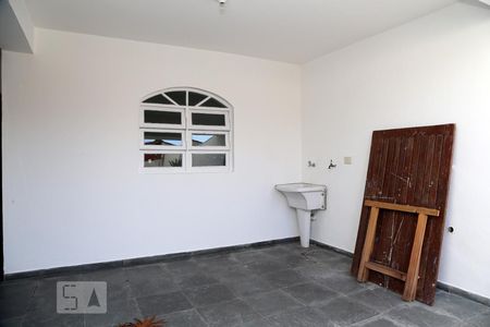 Casa à venda com 210m², 3 quartos e 2 vagasÁrea de Serviço