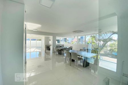 Apartamento à venda com 131m², 3 quartos e 3 vagas Apartamento à venda com 131m², 3 quartos e 3 vagasÁrea comum - Salão de festas