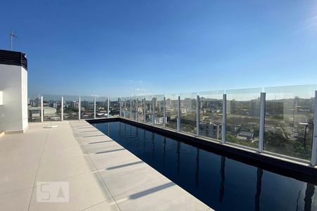 Apartamento à venda com 131m², 3 quartos e 3 vagas Apartamento à venda com 131m², 3 quartos e 3 vagasÁrea comum - Piscina