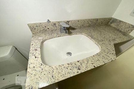 Apartamento à venda com 131m², 3 quartos e 3 vagas Apartamento à venda com 131m², 3 quartos e 3 vagasPia do Lavabo