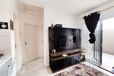 Sala de casa à venda com 2 quartos, 50m² em Olaria, Canoas