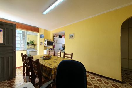 Casa à venda com 216m², 2 quartos e 1 vagaCozinha