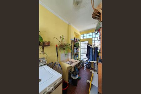 Casa à venda com 216m², 2 quartos e 1 vagaÁrea de serviço