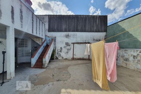 Casa à venda com 216m², 2 quartos e 1 vagaQuintal