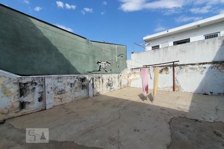 Casa à venda com 216m², 2 quartos e 1 vagaQuintal