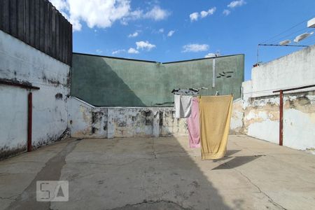 Casa à venda com 216m², 2 quartos e 1 vagaQuintal