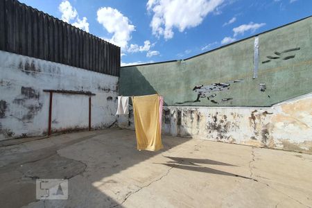 Casa à venda com 216m², 2 quartos e 1 vagaQuintal