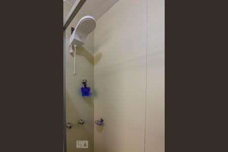 Apartamento para alugar com 145m², 3 quartos e 2 vagas Apartamento para alugar com 145m², 3 quartos e 2 vagasChuveiro Banheiro Quarto 2 Suíte