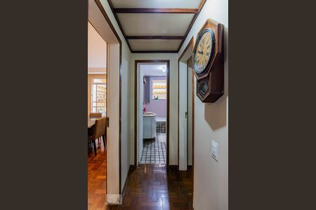 Corredor de apartamento para alugar com 3 quartos, 145m² em Cruzeiro, Belo Horizonte