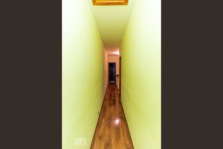 Casa à venda com 220m², 3 quartos e 5 vagasCorredor