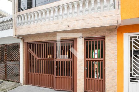 Casa para alugar com 180m², 3 quartos e 1 vaga Casa para alugar com 180m², 3 quartos e 1 vagaFachada