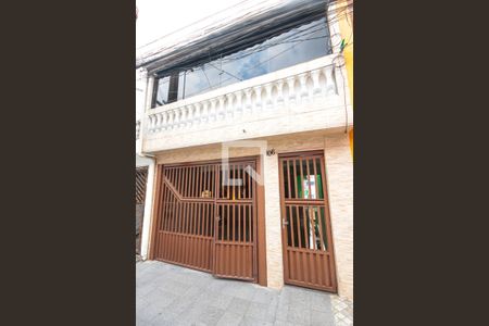 Casa para alugar com 180m², 3 quartos e 1 vaga Casa para alugar com 180m², 3 quartos e 1 vagaFachada