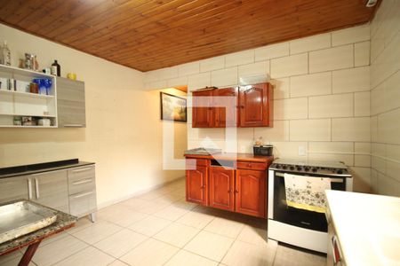 Casa à venda com 511m², 3 quartos e 7 vagasCozinha Casa Fundos